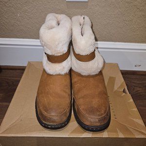 UGG Brielle Size 8